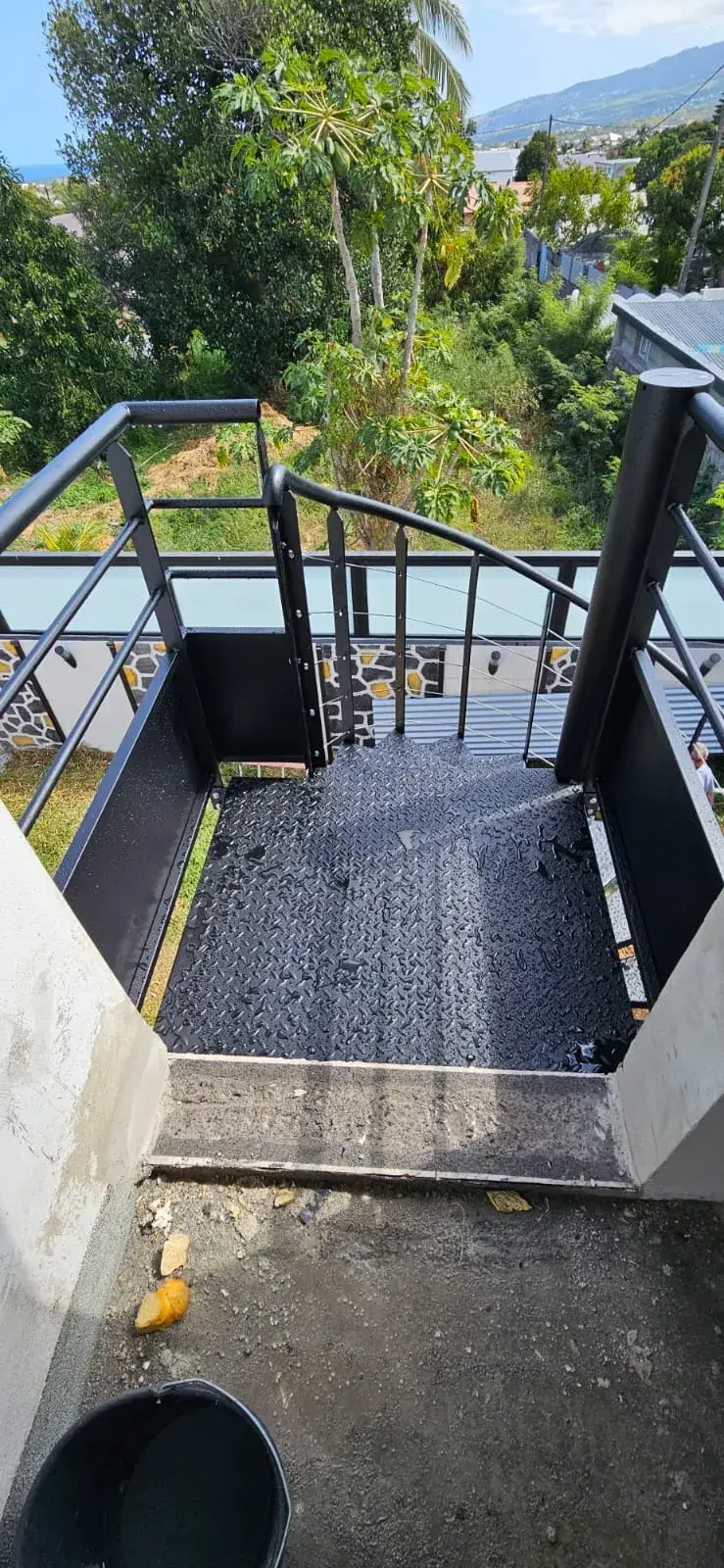 escaliers-exterieur-en-metal-sur-mesure-Will Métal
